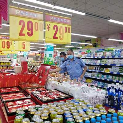 玲珑镇开展中秋节前食品安全专项检查，筑牢群众饮食安全防线